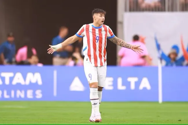 Adam Bareiro Prioriza Su Preparación Física en River y Solicita No Ser Convocado a la Albirroja