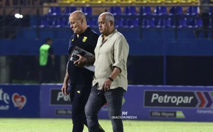 'Chiqui' Arce Destaca la Versatilidad Táctica de Su Equipo en la Victoria sobre Libertad