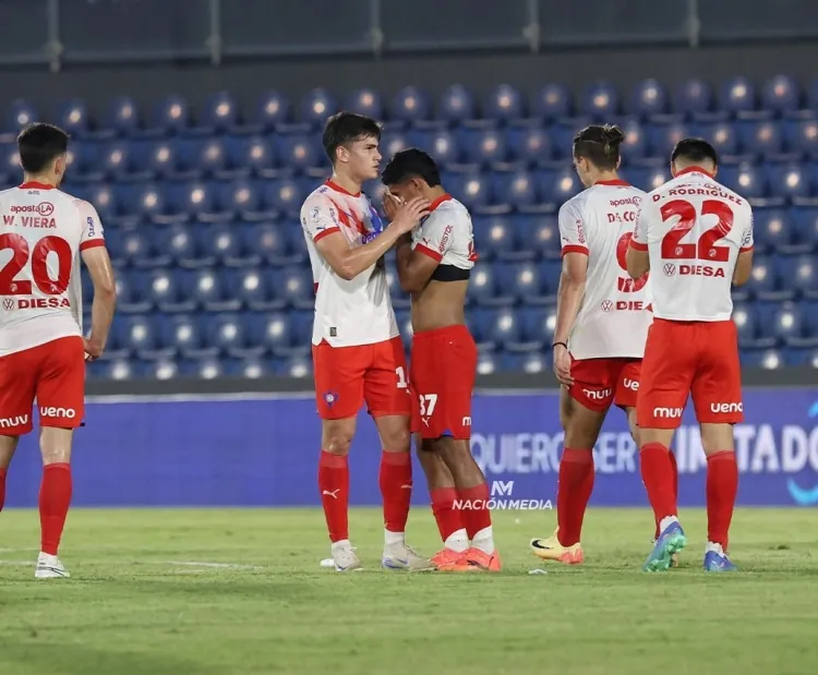 El Increíble Autogol de Diego León que Sella la Derrota de Cerro Porteño ante Luqueño